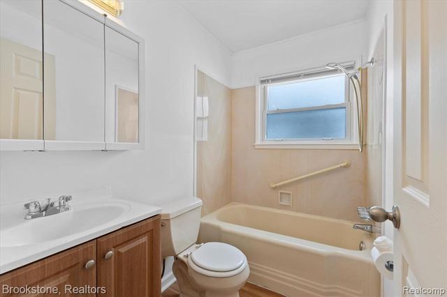 951 Argyle Avenue, Pontiac, MI 48341