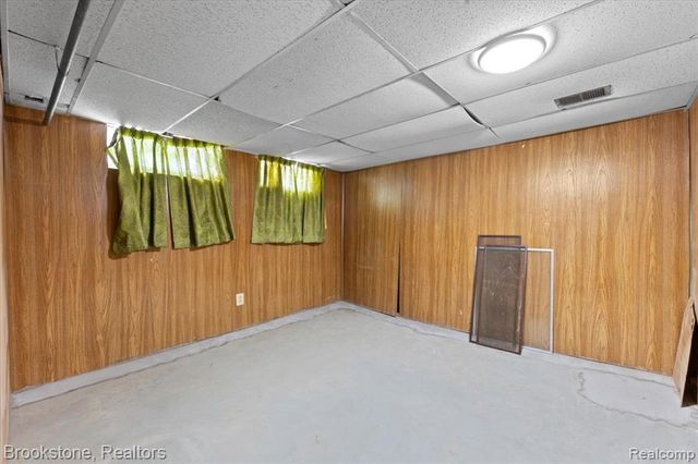 951 Argyle Avenue, Pontiac, MI 48341