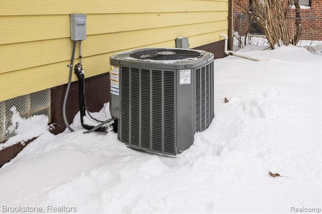 951 Argyle Avenue, Pontiac, MI 48341