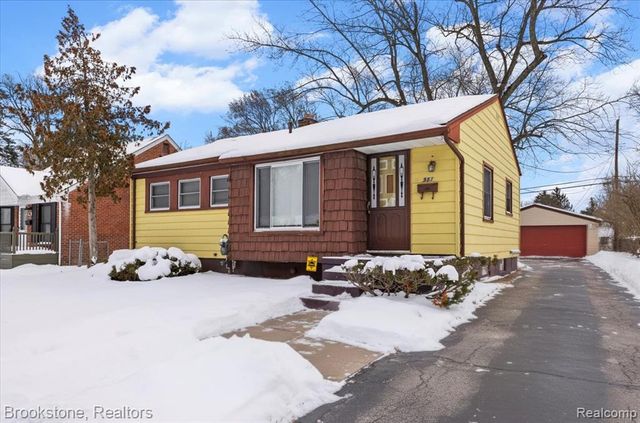 951 Argyle Avenue, Pontiac, MI 48341