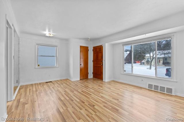 951 Argyle Avenue, Pontiac, MI 48341