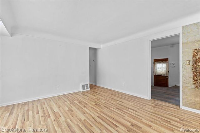 951 Argyle Avenue, Pontiac, MI 48341