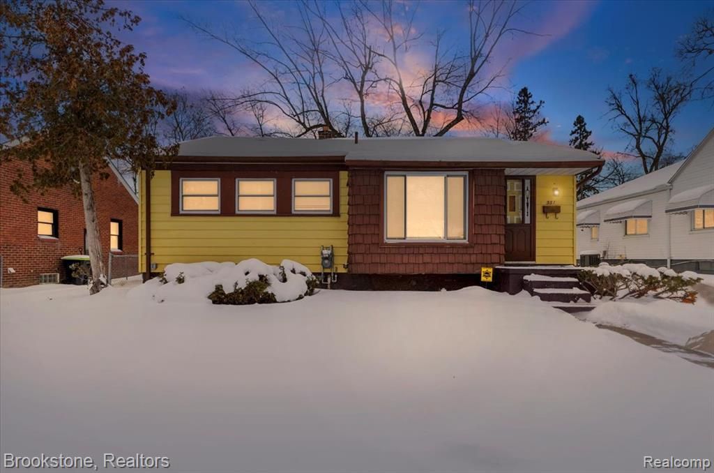 951 Argyle Avenue, Pontiac, MI 48341