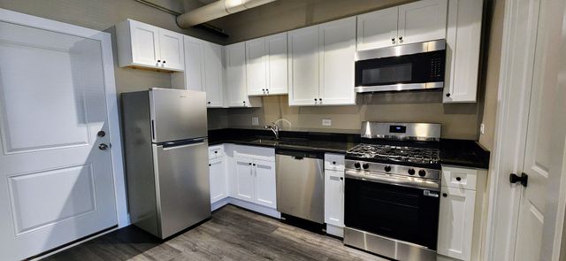 4764 N Virginia Avenue A, Chicago, IL 60625
