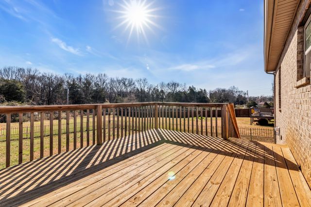 107 Smithfield Dr, Shelbyville, TN 37160