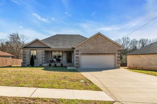 107 Smithfield Dr, Shelbyville, TN 37160