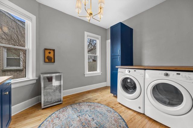 2013 N Booth STREET, Milwaukee, WI 53212