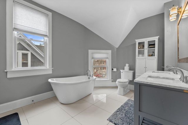 2013 N Booth STREET, Milwaukee, WI 53212