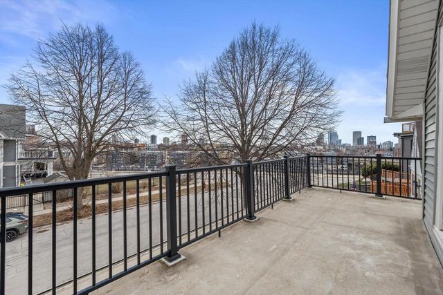 2013 N Booth STREET, Milwaukee, WI 53212