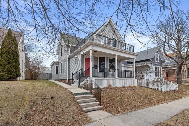 2013 N Booth STREET, Milwaukee, WI 53212