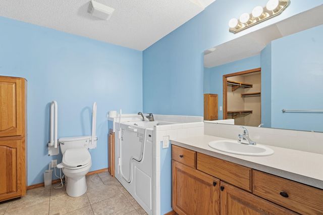 10622 W Bluewater Ct, Clearwater, KS 67026