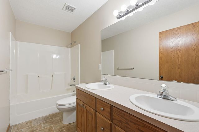 10622 W Bluewater Ct, Clearwater, KS 67026