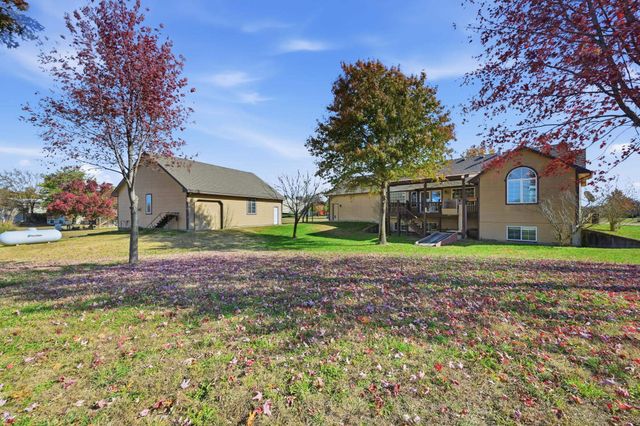 10622 W Bluewater Ct, Clearwater, KS 67026