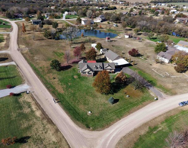 10622 W Bluewater Ct, Clearwater, KS 67026