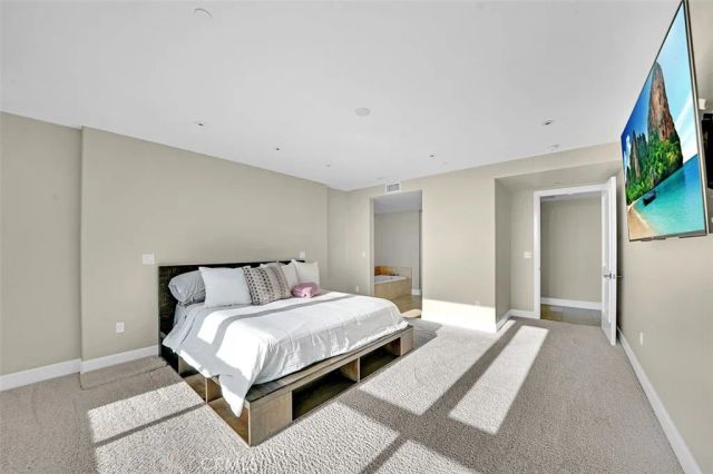 5124 Scholarship, Irvine, CA 92612