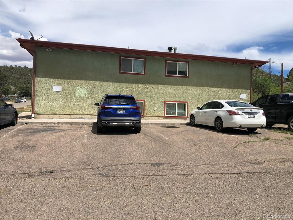 Image 5 of property listing at 1108 E 7th Street, Trinidad, CO 81082