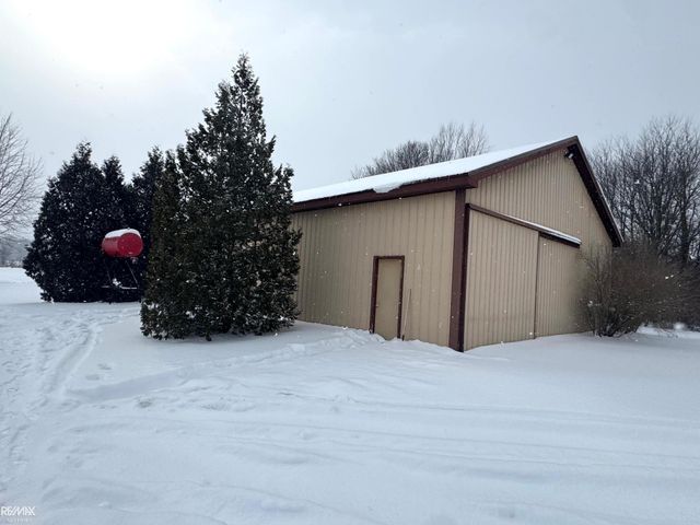 8223 Meisner Road, Casco, MI 48064