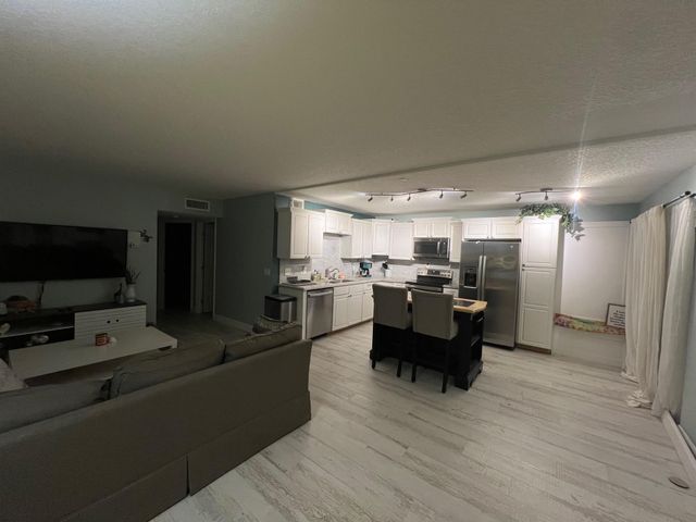 312 Southwind Dr, North Palm Beach, FL 33408