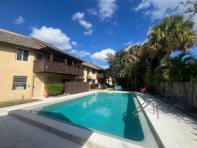 312 Southwind Dr, North Palm Beach, FL 33408