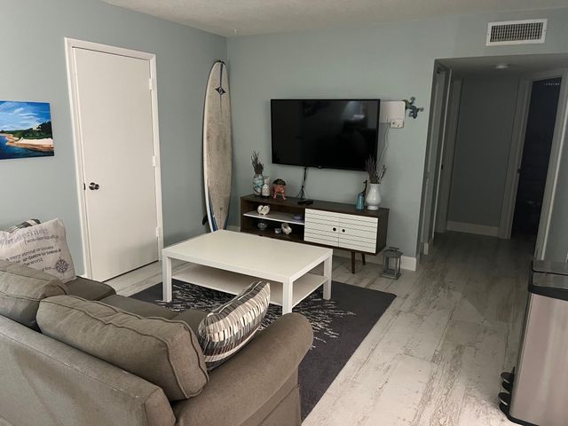 312 Southwind Dr, North Palm Beach, FL 33408