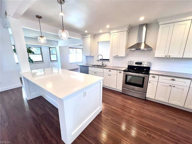 5069 Holly Farms DR, Virginia Beach, VA 23462