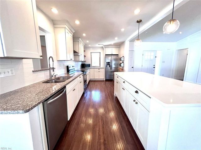 5069 Holly Farms DR, Virginia Beach, VA 23462