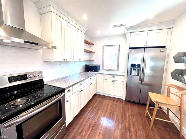 5069 Holly Farms DR, Virginia Beach, VA 23462