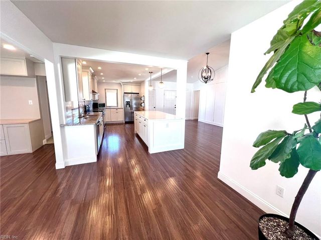 5069 Holly Farms DR, Virginia Beach, VA 23462