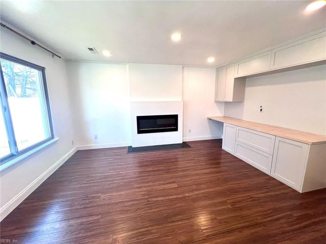 5069 Holly Farms DR, Virginia Beach, VA 23462