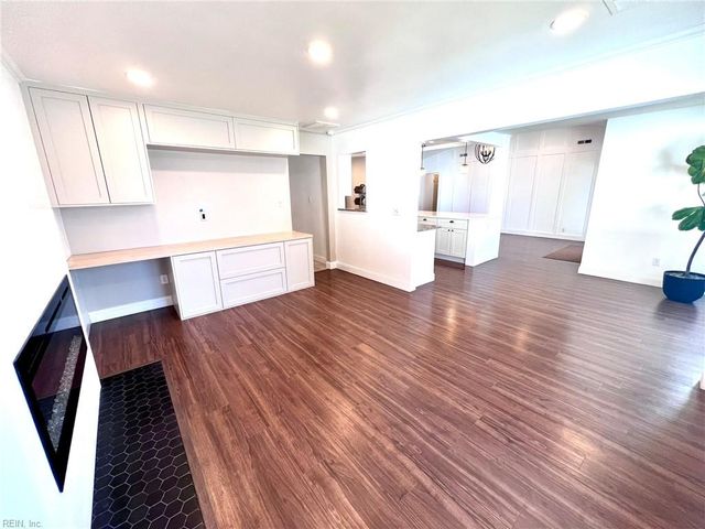 5069 Holly Farms DR, Virginia Beach, VA 23462