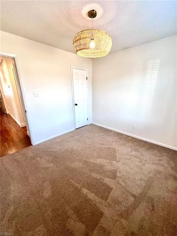 5069 Holly Farms DR, Virginia Beach, VA 23462