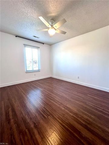 5069 Holly Farms DR, Virginia Beach, VA 23462