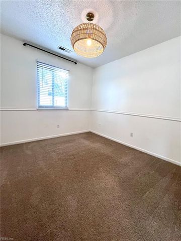 5069 Holly Farms DR, Virginia Beach, VA 23462