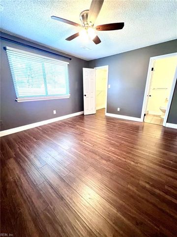 5069 Holly Farms DR, Virginia Beach, VA 23462