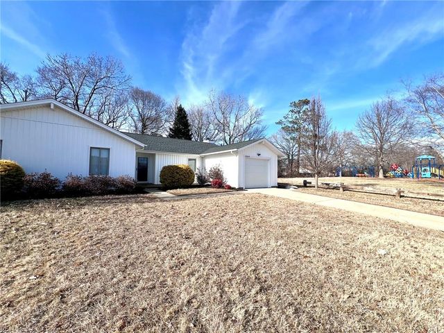 5069 Holly Farms DR, Virginia Beach, VA 23462