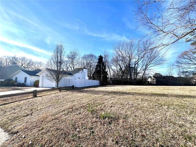 5069 Holly Farms DR, Virginia Beach, VA 23462