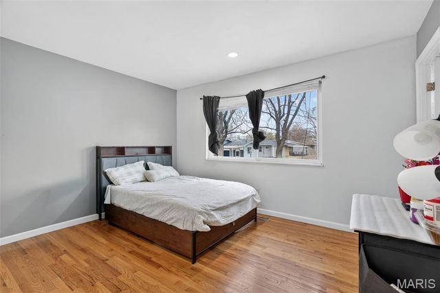 2165 E Humes Lane, Florissant, MO 63033