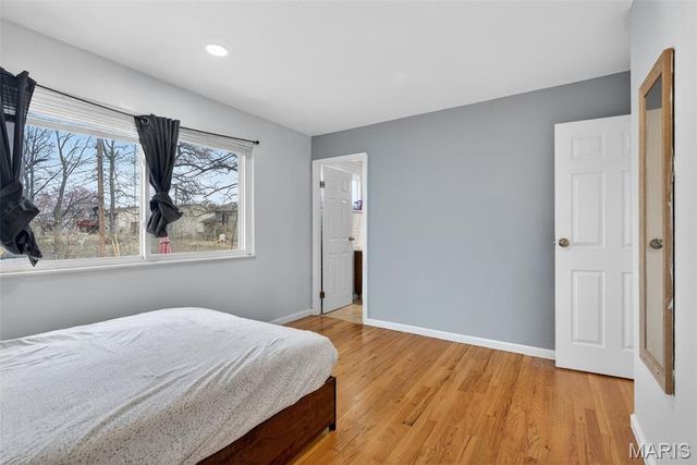 2165 E Humes Lane, Florissant, MO 63033