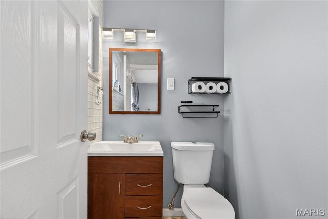 2165 E Humes Lane, Florissant, MO 63033