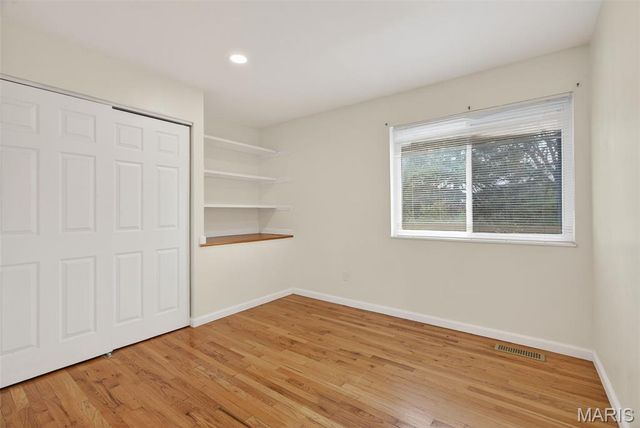 2165 E Humes Lane, Florissant, MO 63033