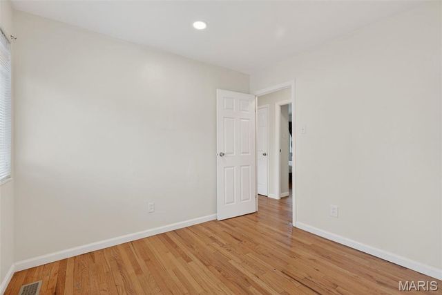 2165 E Humes Lane, Florissant, MO 63033