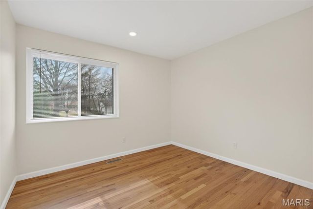 2165 E Humes Lane, Florissant, MO 63033