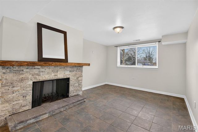 2165 E Humes Lane, Florissant, MO 63033