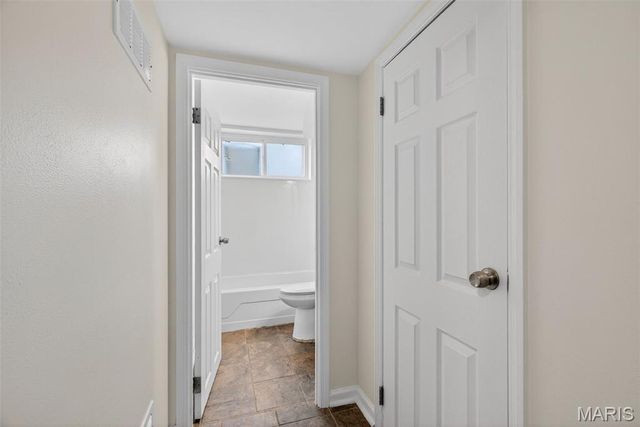 2165 E Humes Lane, Florissant, MO 63033