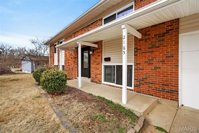2165 E Humes Lane, Florissant, MO 63033
