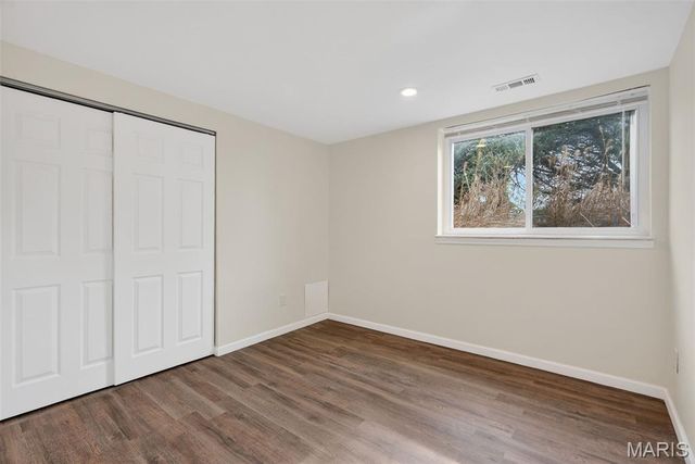 2165 E Humes Lane, Florissant, MO 63033