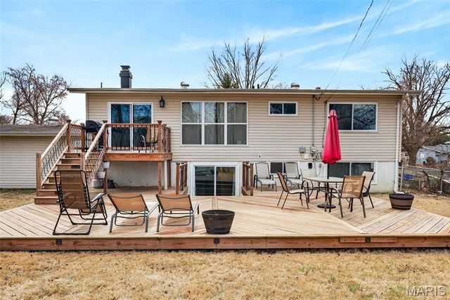 2165 E Humes Lane, Florissant, MO 63033