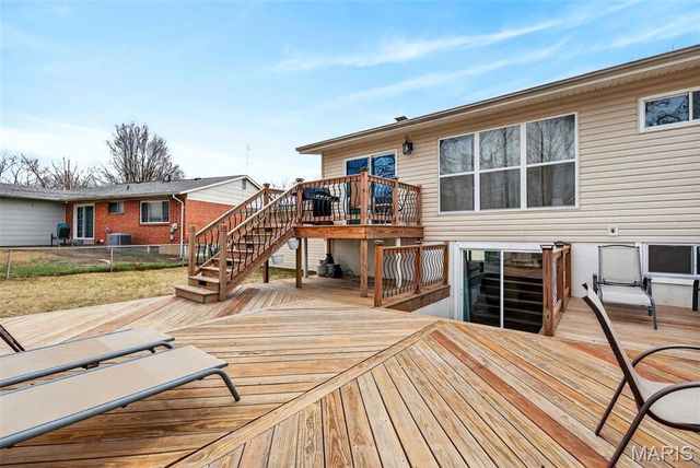 2165 E Humes Lane, Florissant, MO 63033