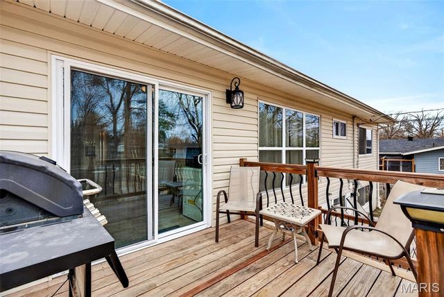 2165 E Humes Lane, Florissant, MO 63033