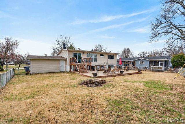 2165 E Humes Lane, Florissant, MO 63033